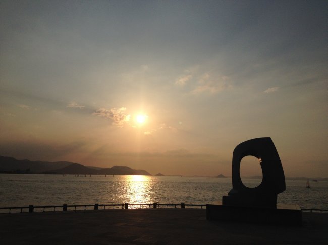 MATAKITENO」／流政之作（サンポート高松）｜スポット・体験｜香川県