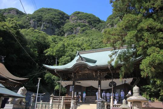 yakuri-ji temple