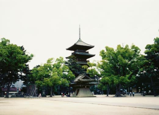zentsu-ji temple five-storied pagoda