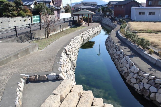 良田郷の湧水めぐりとへんろ道を行く