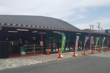 道の駅「たからだの里さいた」（物産館）