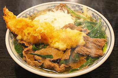 ボリューム満点の豪華「肉天うどん」は最後の一滴まで飲み干したい旨さ