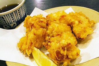 揚げ立て熱々の「とり天」はサクッとした食感でとってもジューシー