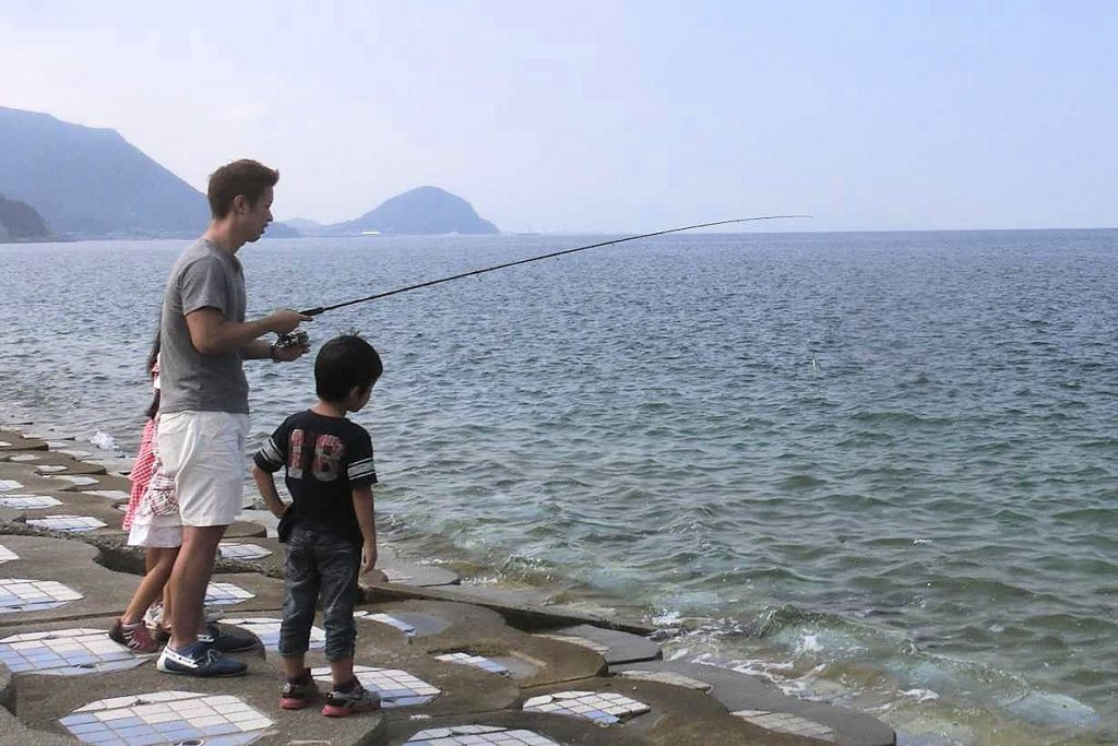 キャンプと初めての海釣り体験