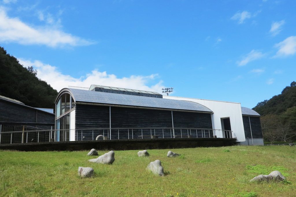 高松市塩江（しおのえ）美術館、ホタルと文化の里公園