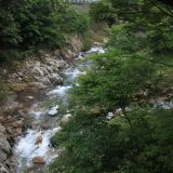 自然の中で深呼吸！渓谷と緑に癒される夏旅