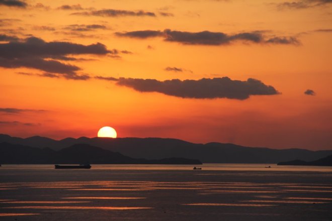 国民宿小豆島から望む夕陽
