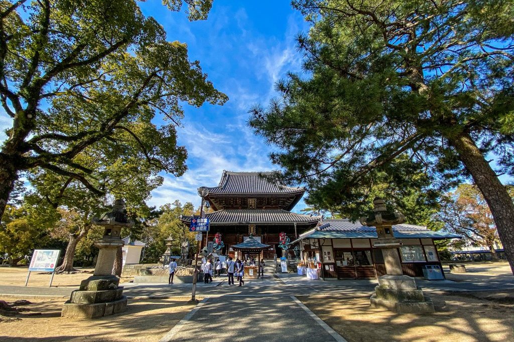 日本初の真言密教のお寺で写経を楽しむ