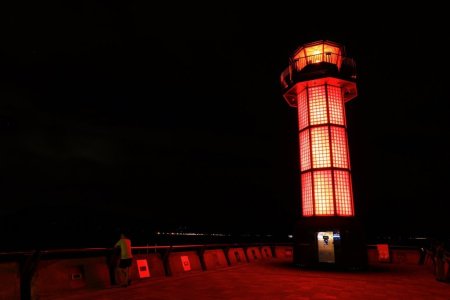 サンポート高松赤灯台