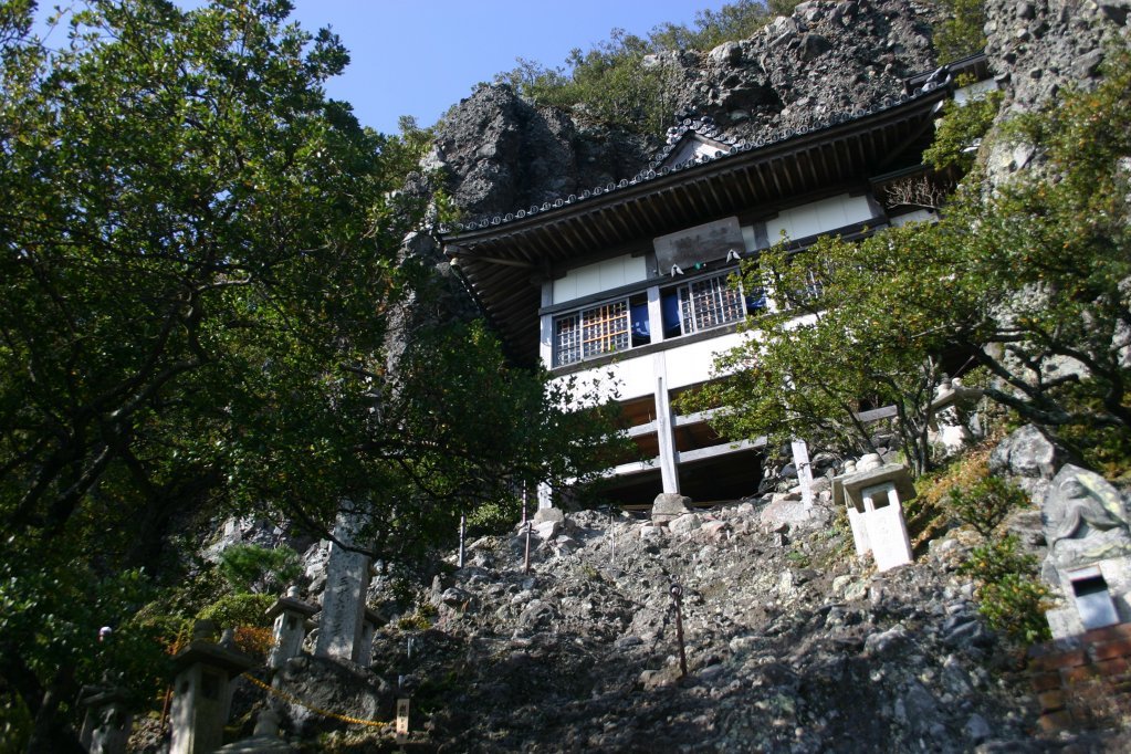 瀧湖寺（りょうこうじ）奥之院　笠ヶ瀧（かさがたき）寺