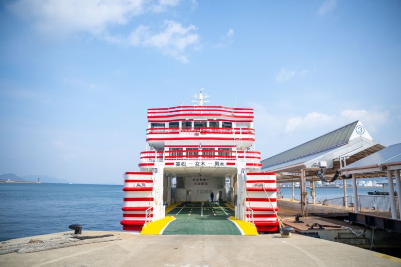 高松港から女木島経由で男木島へ