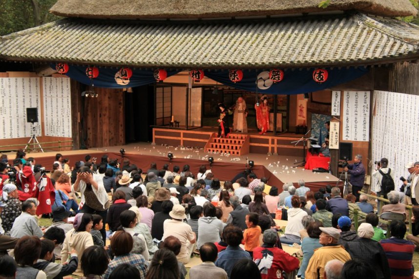 田植えを始める前の初夏の伝統行事になっている