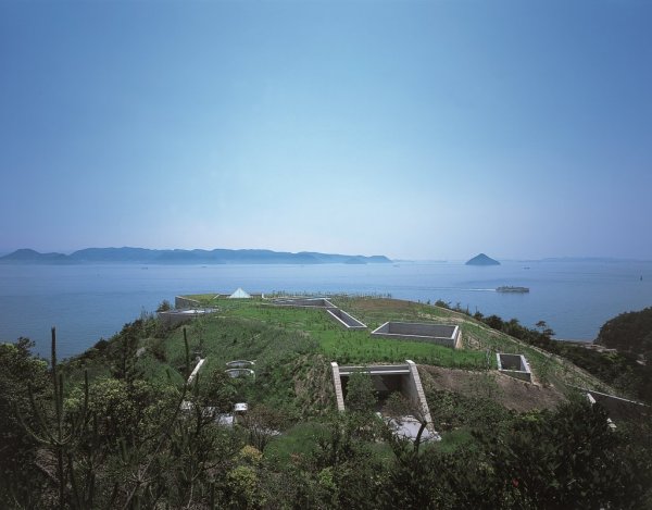 地中美術館　写真：藤塚光政