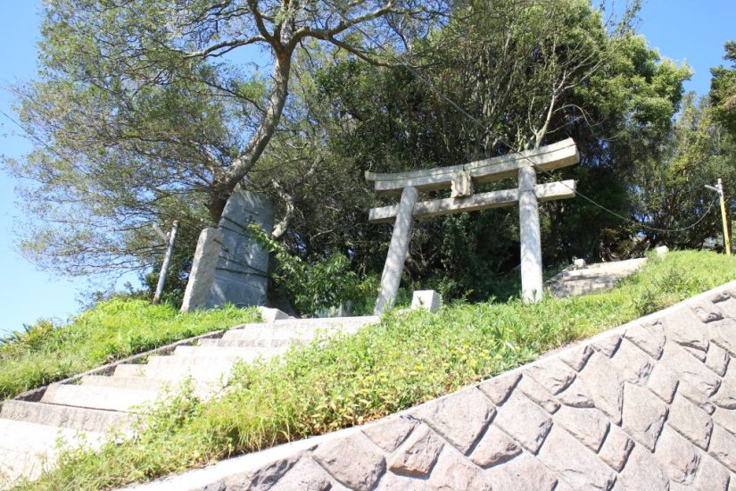 石段を上り、振り返ると絶景が