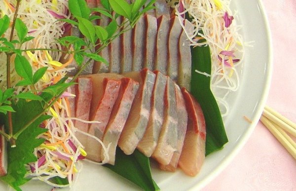 なおしまハマチのお刺身