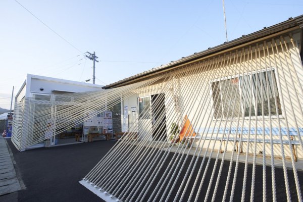 須田港待合所プロジェクト「みなとのロープハウス」／山田紗子　　　撮影：高橋公人