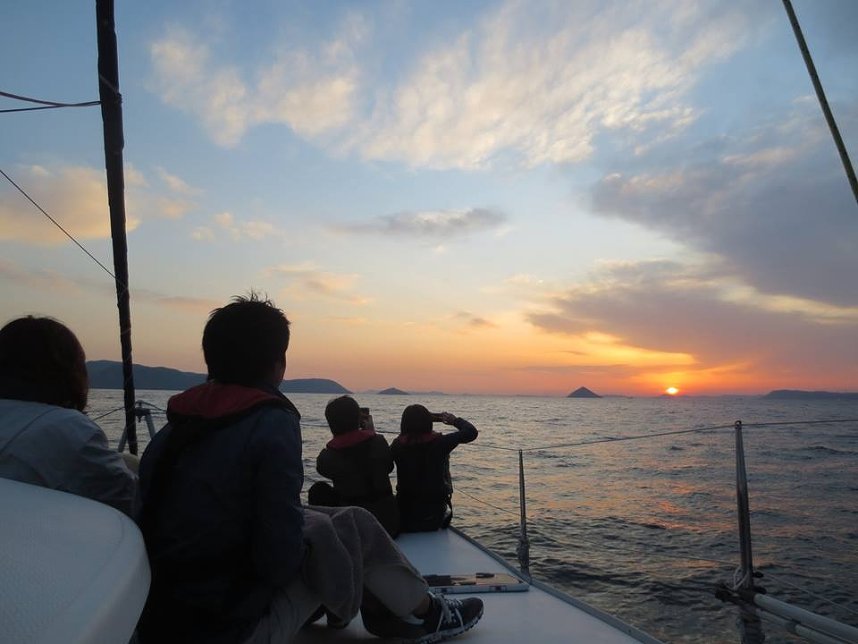 瀬戸内海の美しい夕日のポイントまで移動