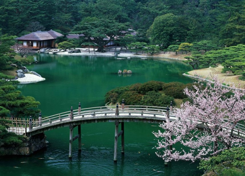 偃月橋と南湖