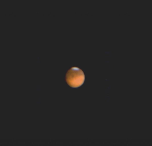 【火星】2年2か月ごとの大接近時には極冠や表面の濃淡を見ることができます。