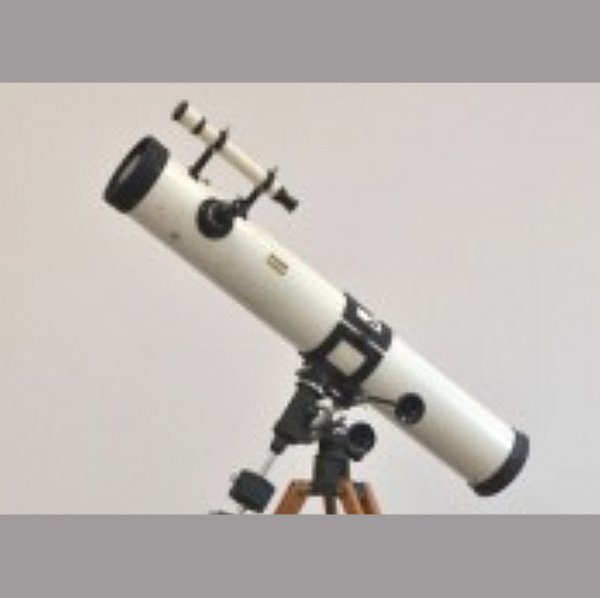 【小型反射望遠鏡】鏡筒上部に接眼部があり、筒の横から覗きます。
