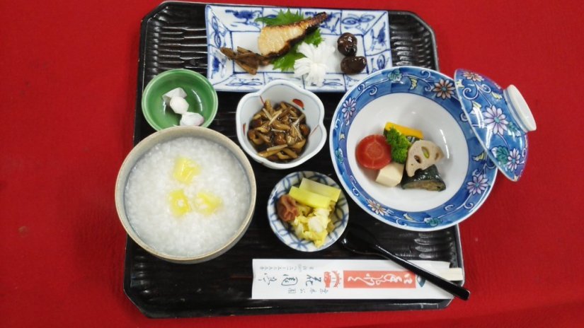 早起きのご褒美にいただく朝粥はまた格別！