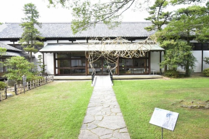 開放感のある商工奨励館の中庭