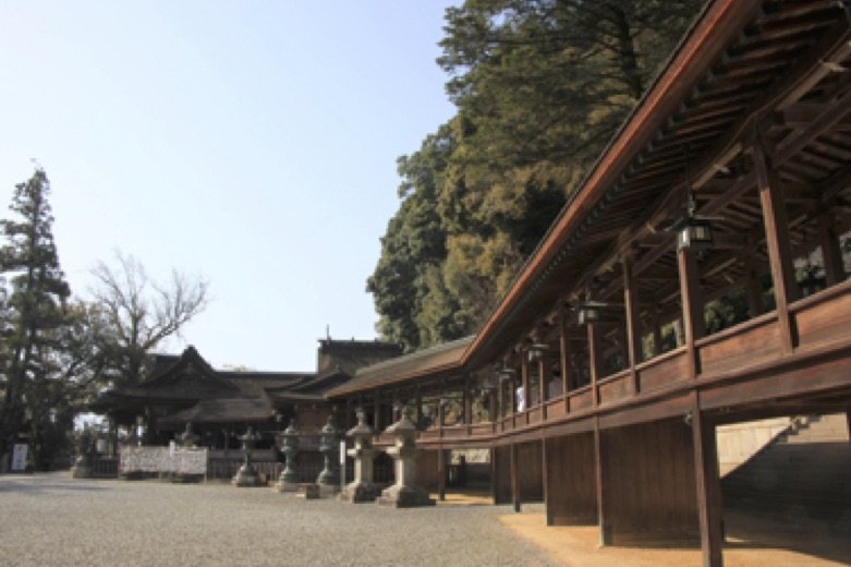 本宮から、三穂津姫社まで南北に渡っている南渡殿