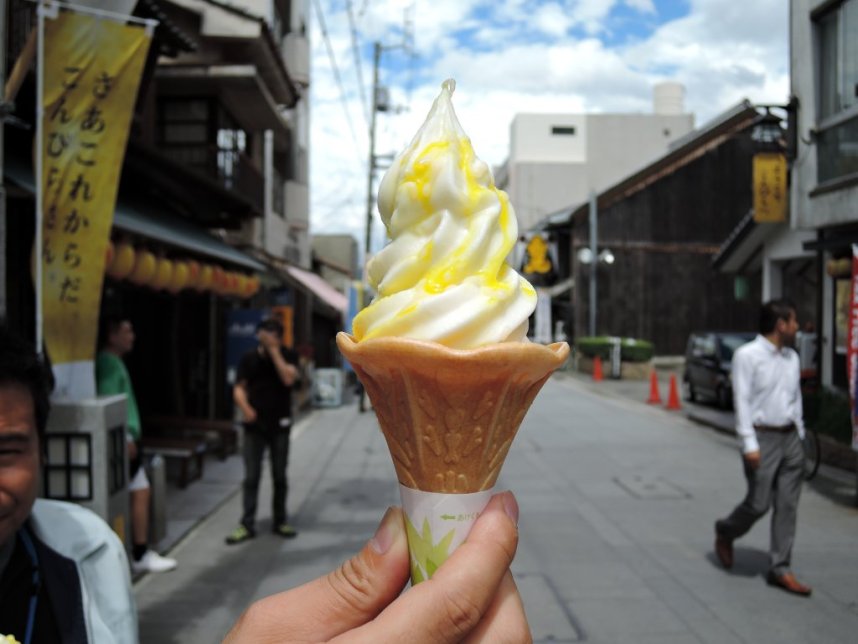 金のソフトクリーム 