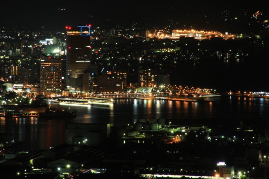 高松市街を一望できる夜景スポットとしても人気