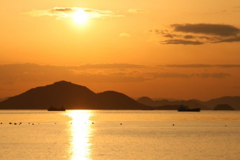 粟島から望む美しい夕景