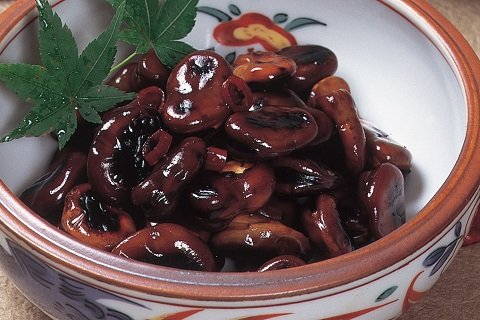 香ばしく甘辛い味が特徴的な郷土料理