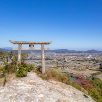 嶽山（龍王神社鳥居）